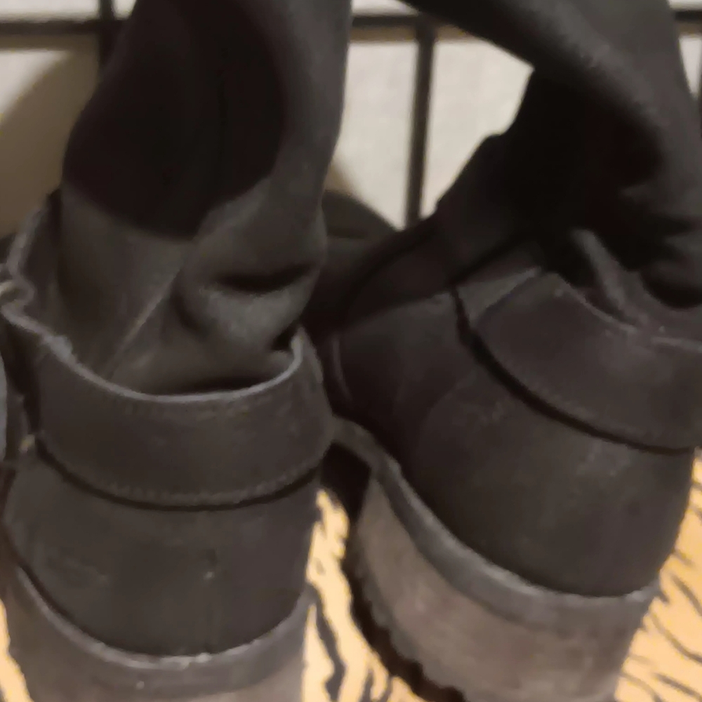 UGG motorcycle Boots Size 8 - Picture 4 of 5